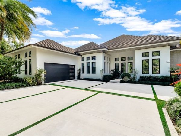 790 Lake Drive, Vero Beach, FL 32963