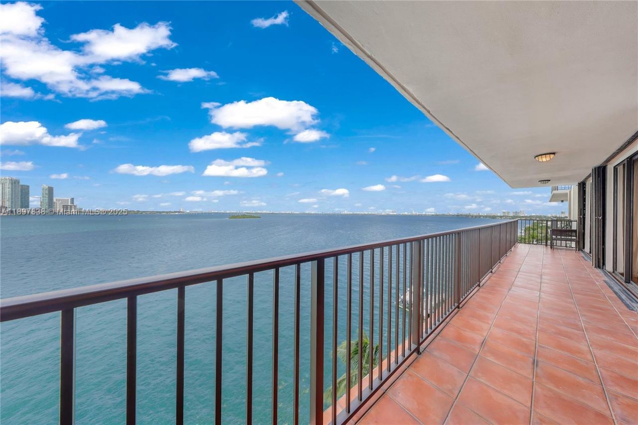 801 N Venetian Dr, Unit 903, Miami, FL 33139 Photo