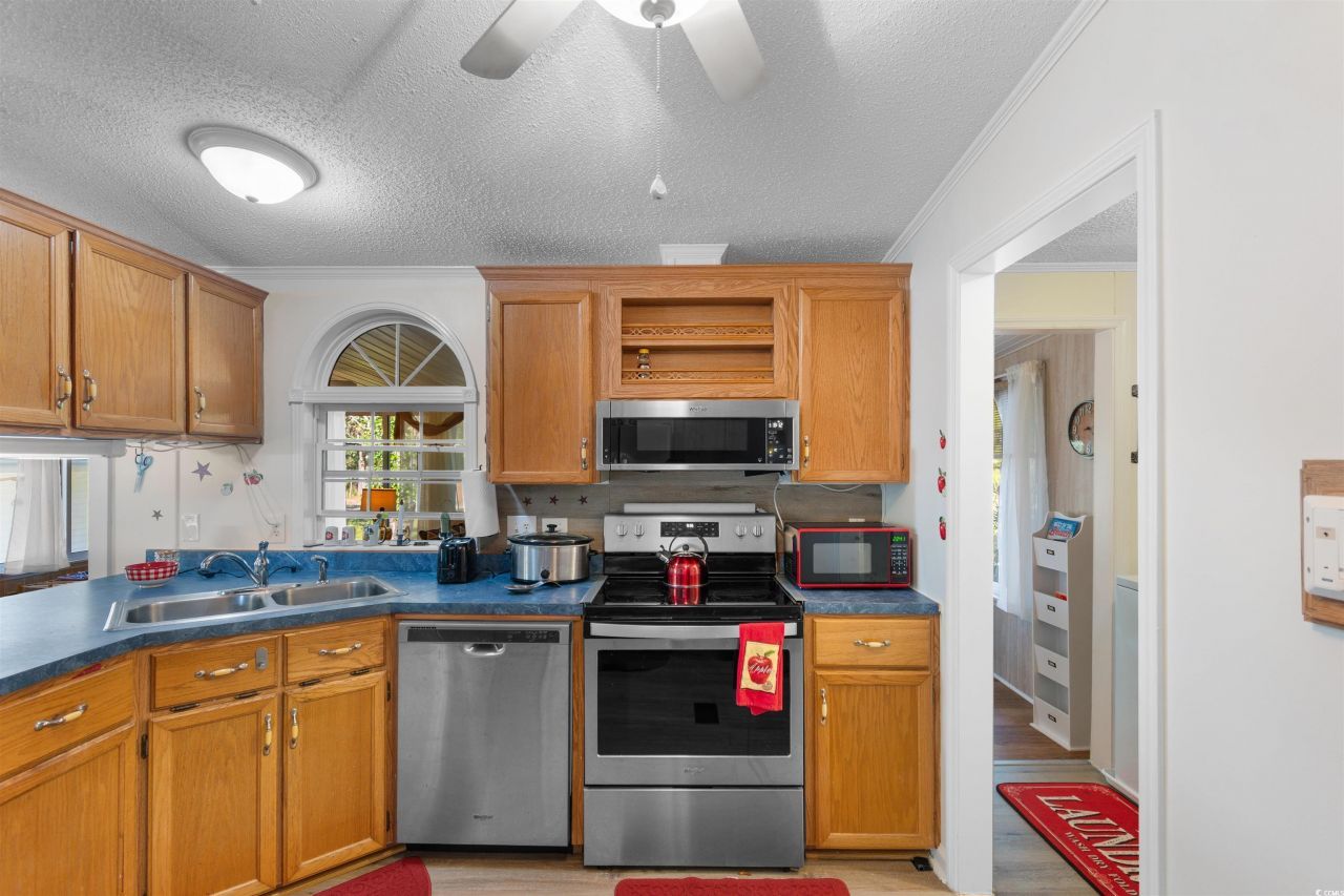 212 Captains Dr. Photo 11