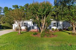 212 Captains Dr. photo 4