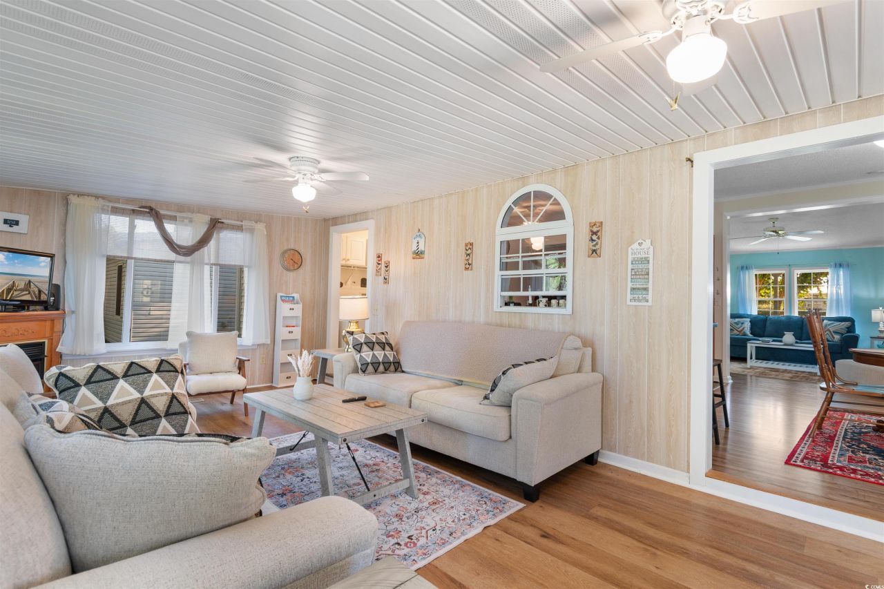 212 Captains Dr. Photo 22