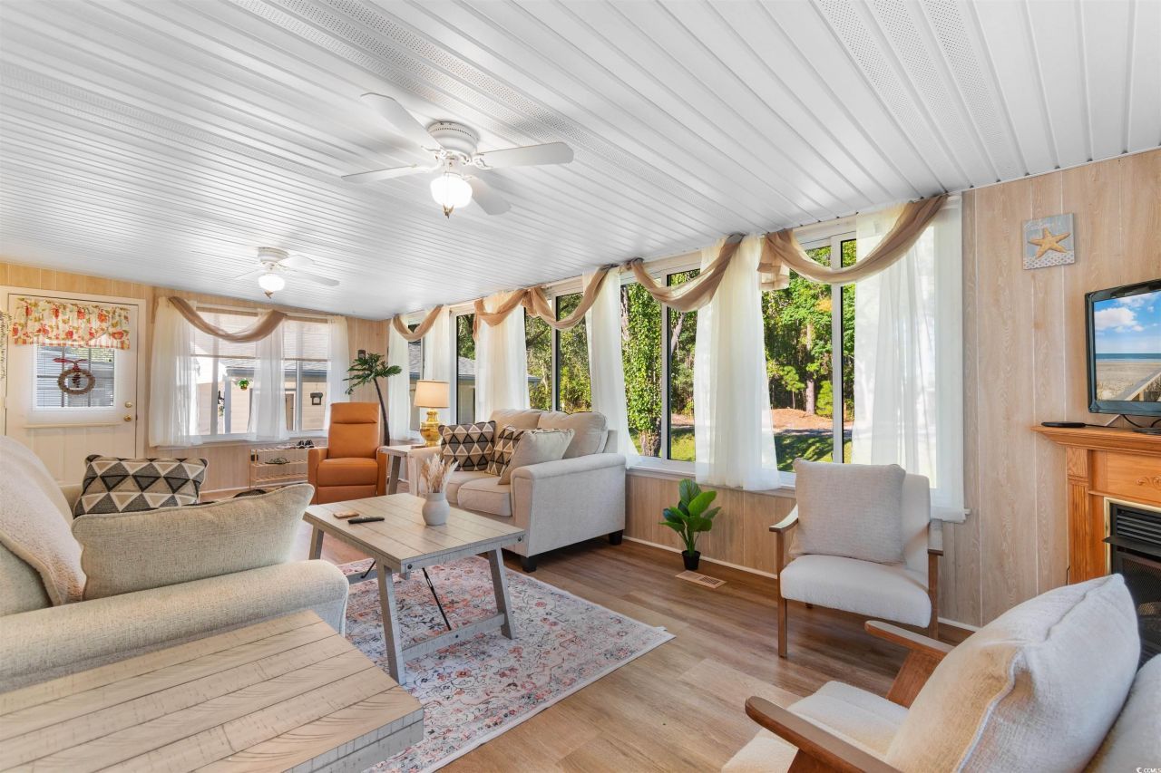 212 Captains Dr. Photo 23