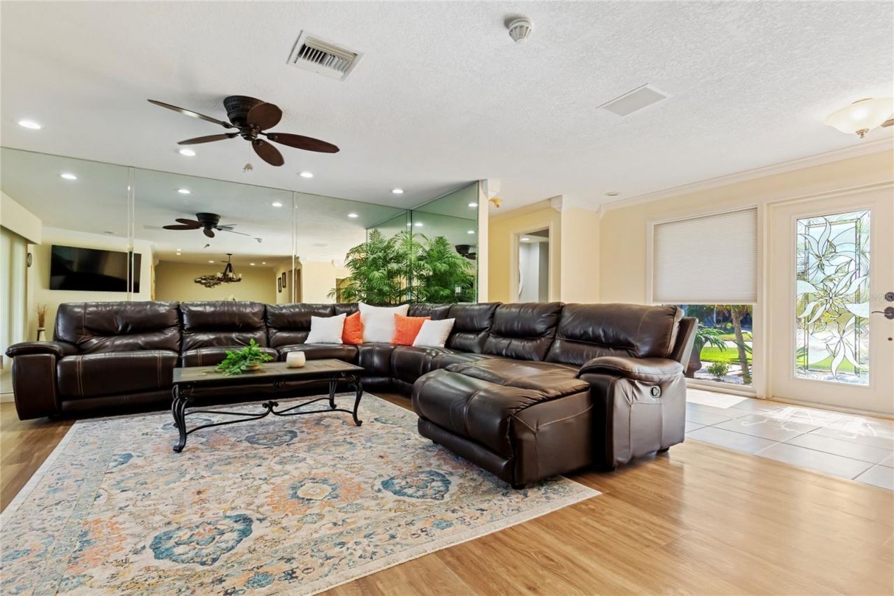 411 Belle Isle Avenue, Belleair Beach, FL 33786 Photo