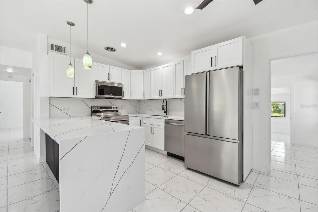 1600 Delaware Avenue Ne, Saint Petersburg, FL 33703 Photo