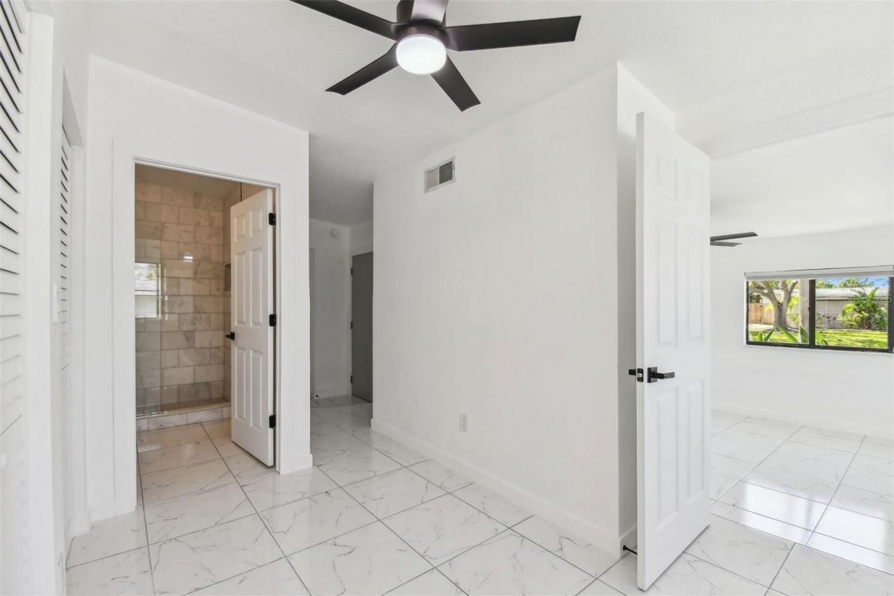 1600 Delaware Avenue Ne, Saint Petersburg, FL 33703 Photo