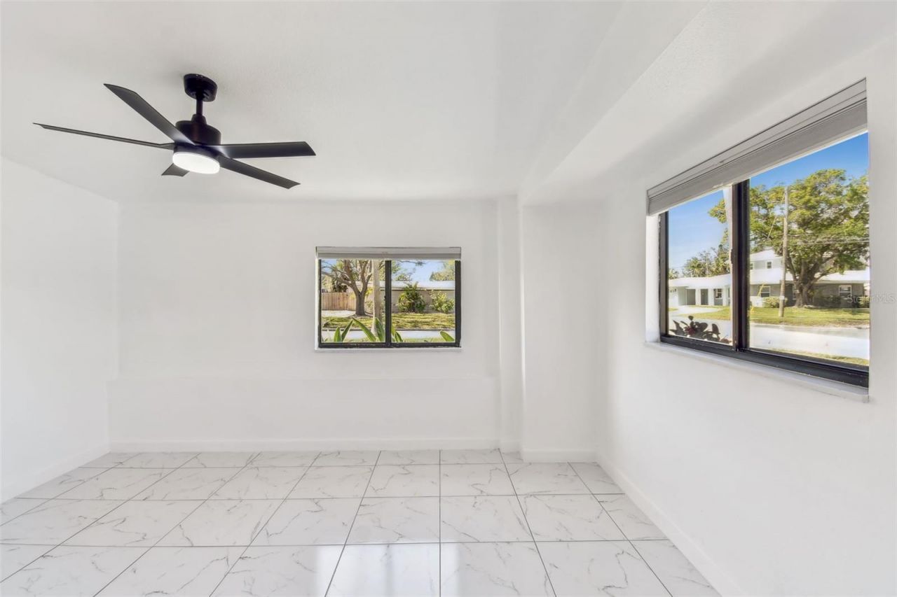 1600 Delaware Avenue Ne, Saint Petersburg, FL 33703 Photo