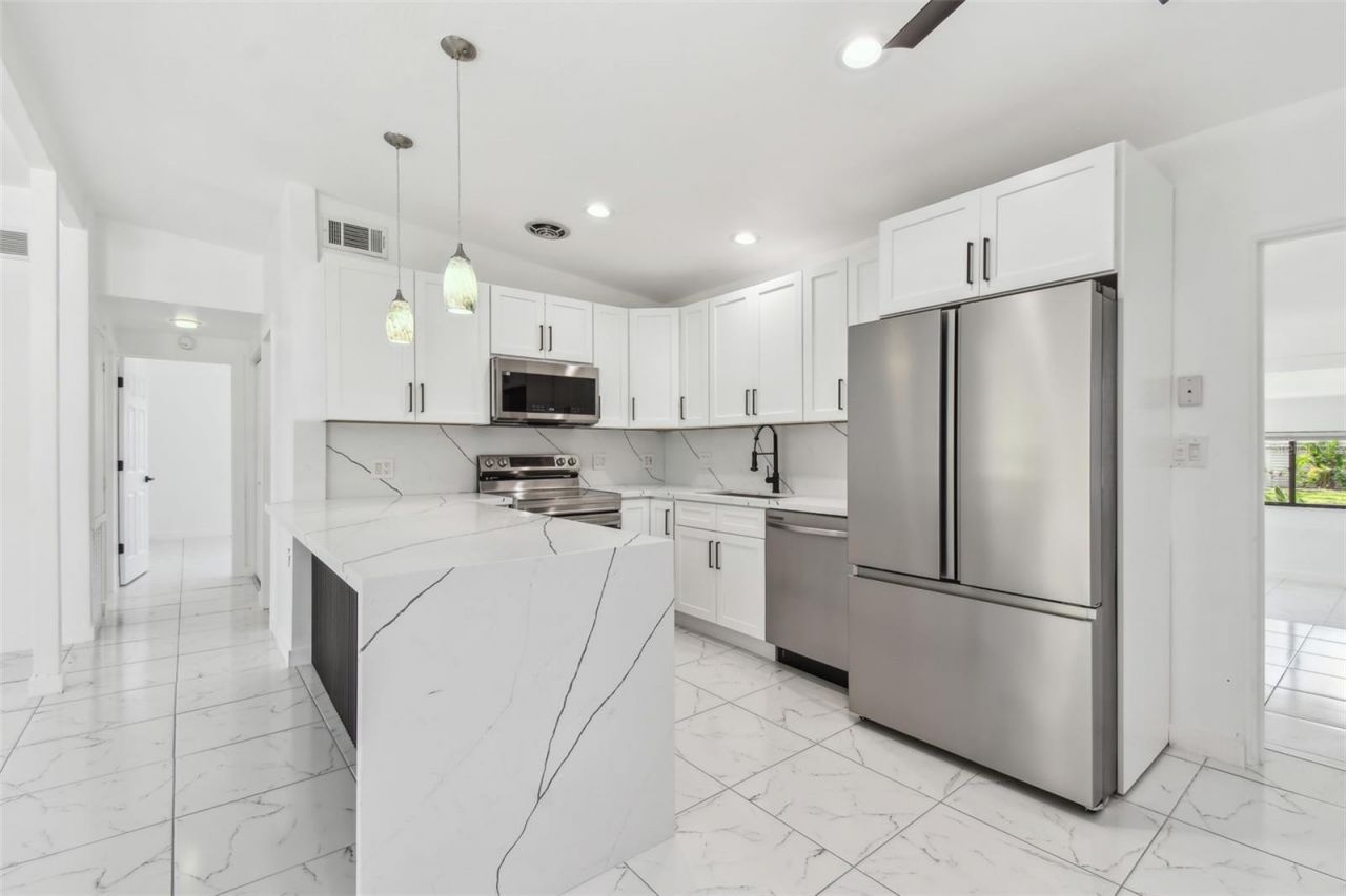 1600 Delaware Avenue Ne, Saint Petersburg, FL 33703 Photo