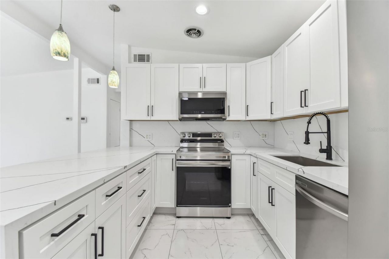 1600 Delaware Avenue Ne, Saint Petersburg, FL 33703 Photo