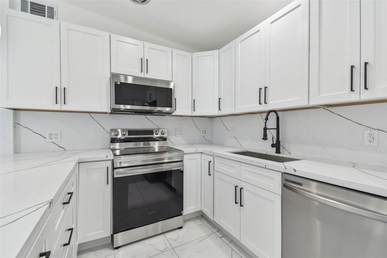 1600 Delaware Avenue Ne, Saint Petersburg, FL 33703 Photo