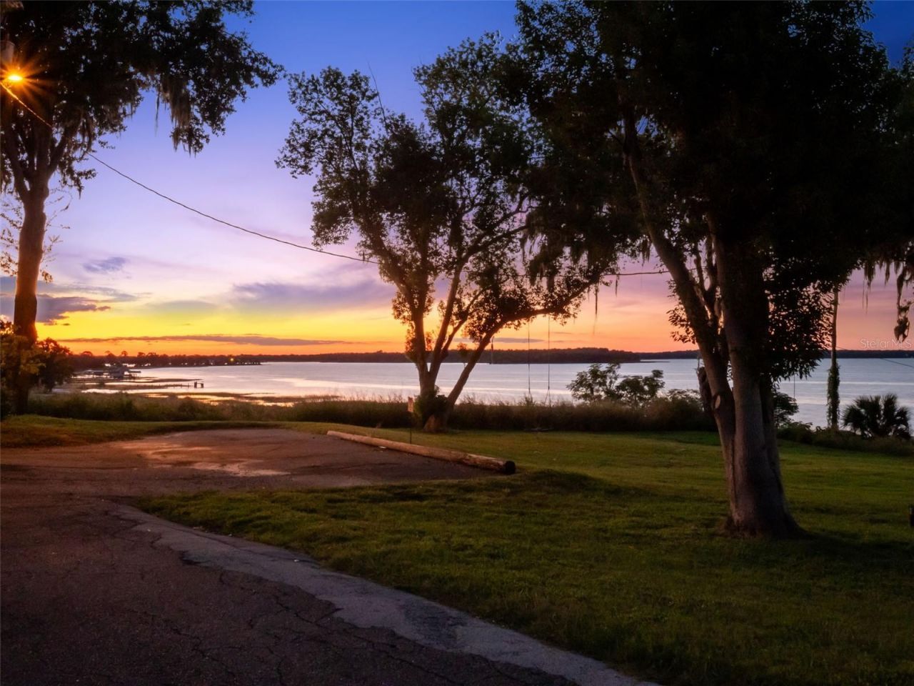 12943 SE Sunset Harbor Road, Weirsdale, FL 32195 Photo