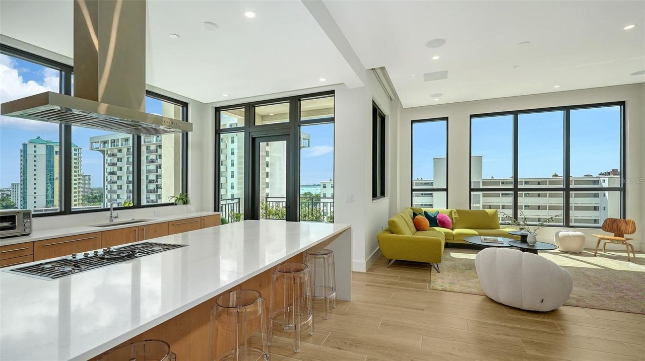 33 S Palm Avenue, Unit 701, Sarasota, FL 34236 Photo