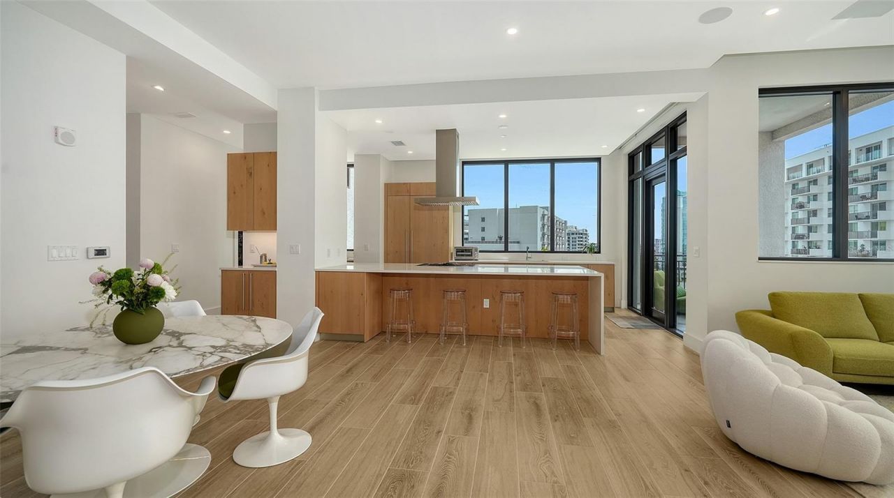 33 S Palm Avenue, Unit 701, Sarasota, FL 34236 Photo