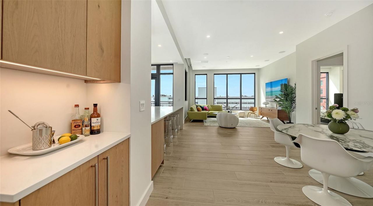 33 S Palm Avenue, Unit 701, Sarasota, FL 34236 Photo