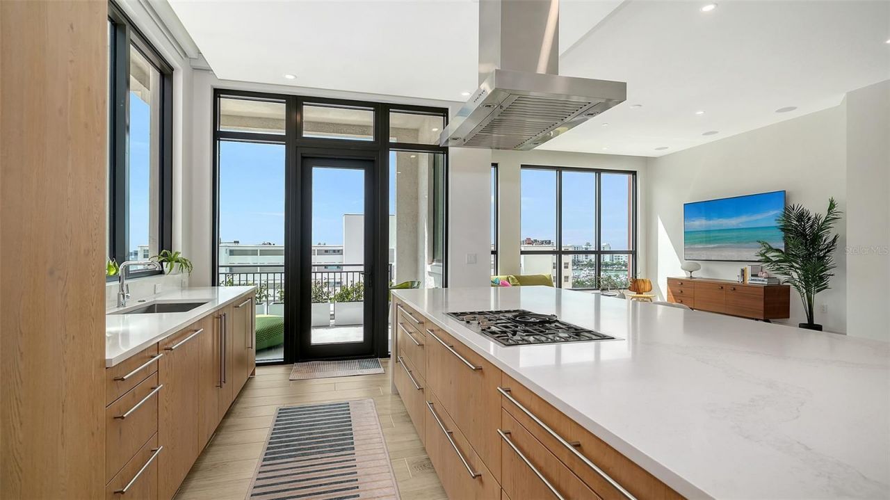 33 S Palm Avenue, Unit 701, Sarasota, FL 34236 Photo