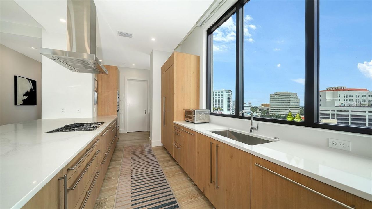 33 S Palm Avenue, Unit 701, Sarasota, FL 34236 Photo