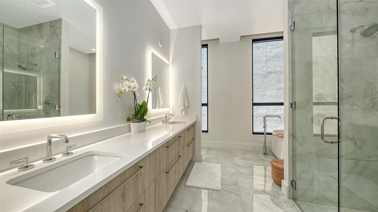 33 S Palm Avenue, Unit 701, Sarasota, FL 34236 Photo