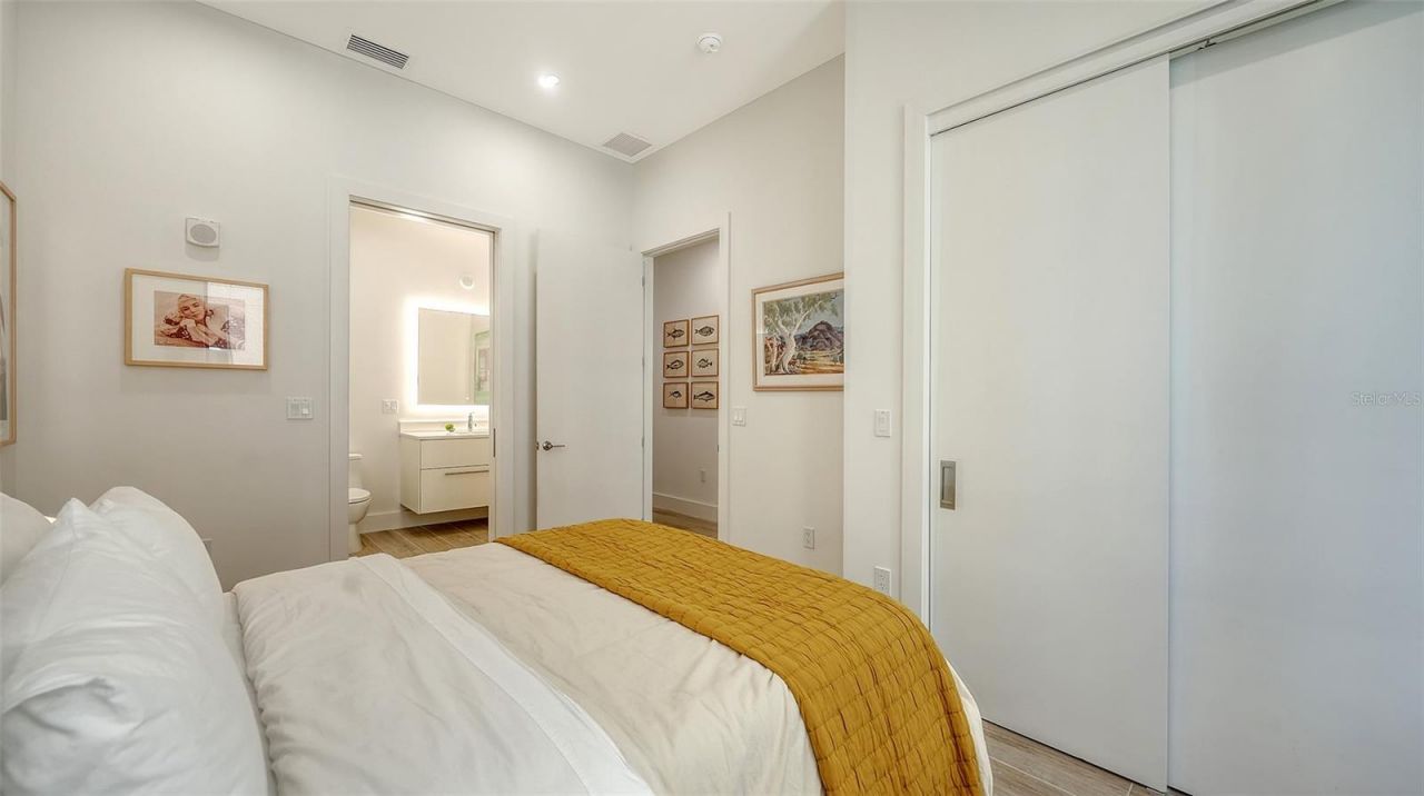 33 S Palm Avenue, Unit 701, Sarasota, FL 34236 Photo