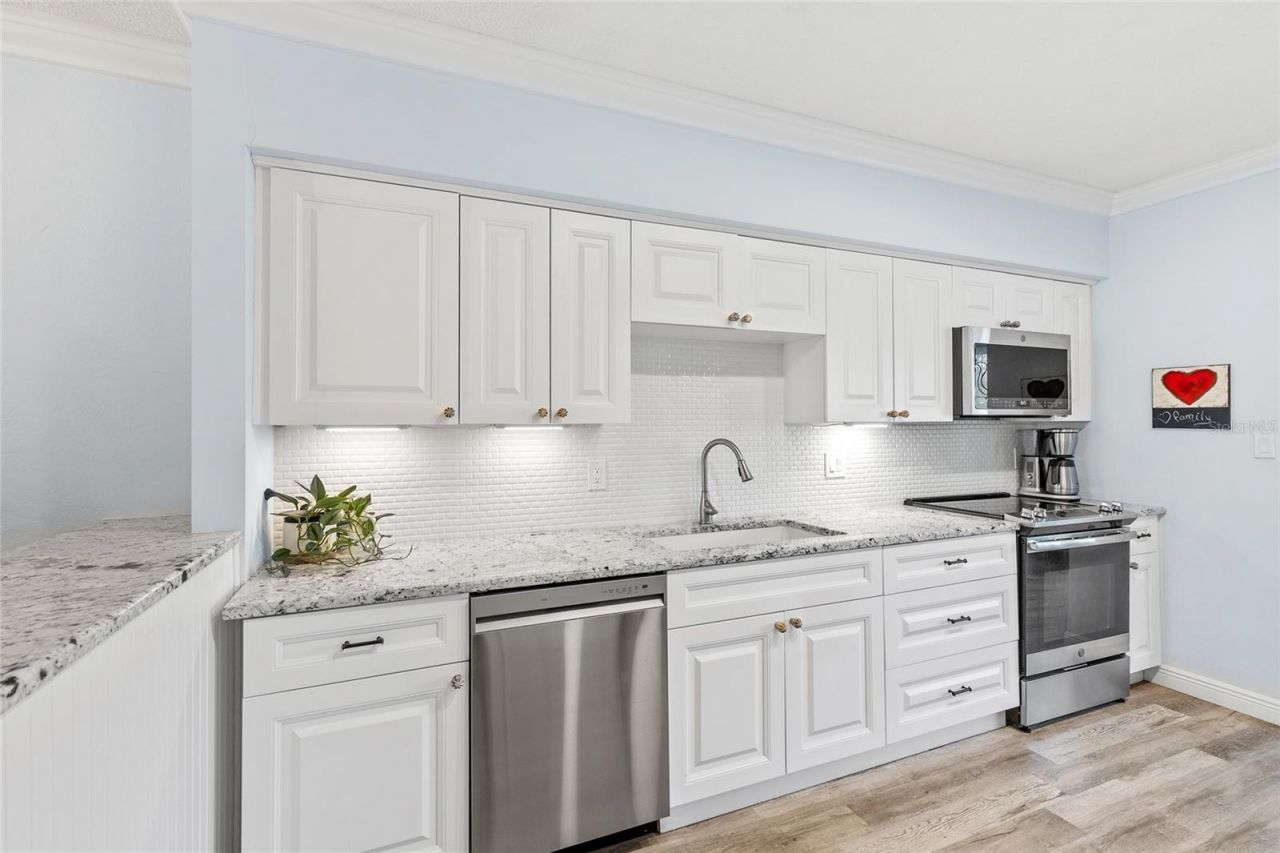 1330 Snell Isle Boulevard Ne, Unit 4, Saint Petersburg, FL 33704 Photo