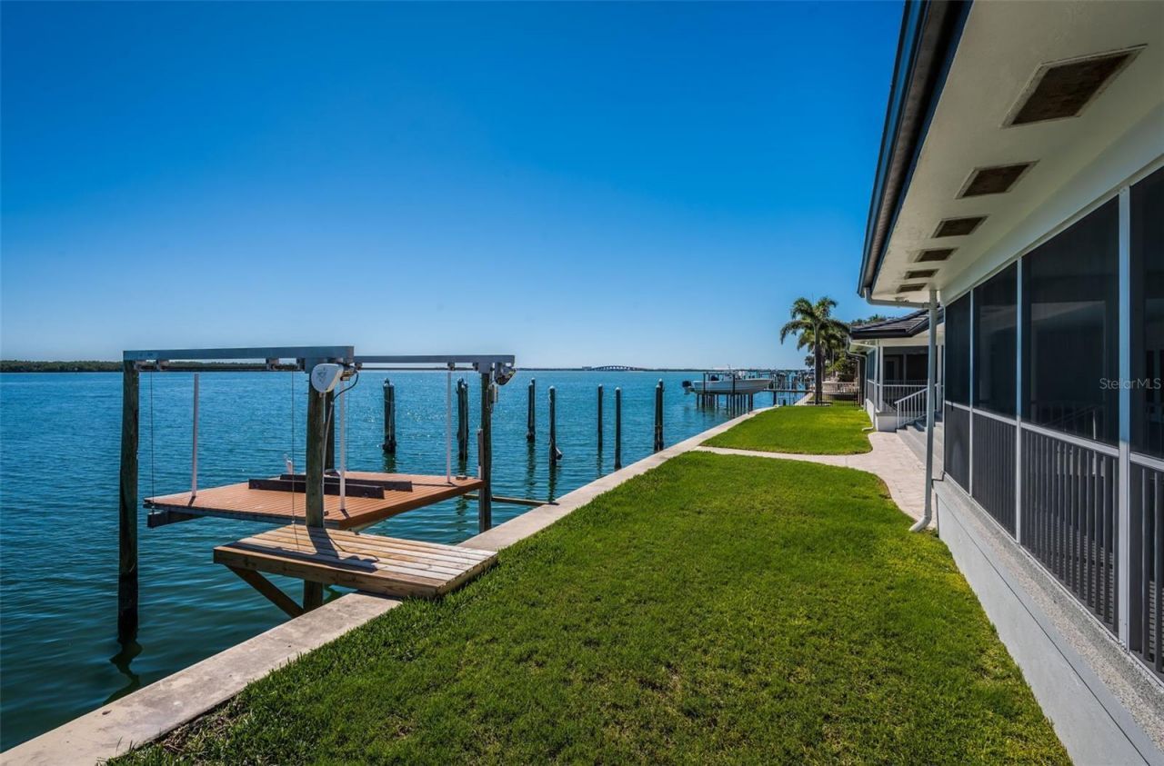 4916 62nd Avenue S, Saint Petersburg, FL 33715 Photo