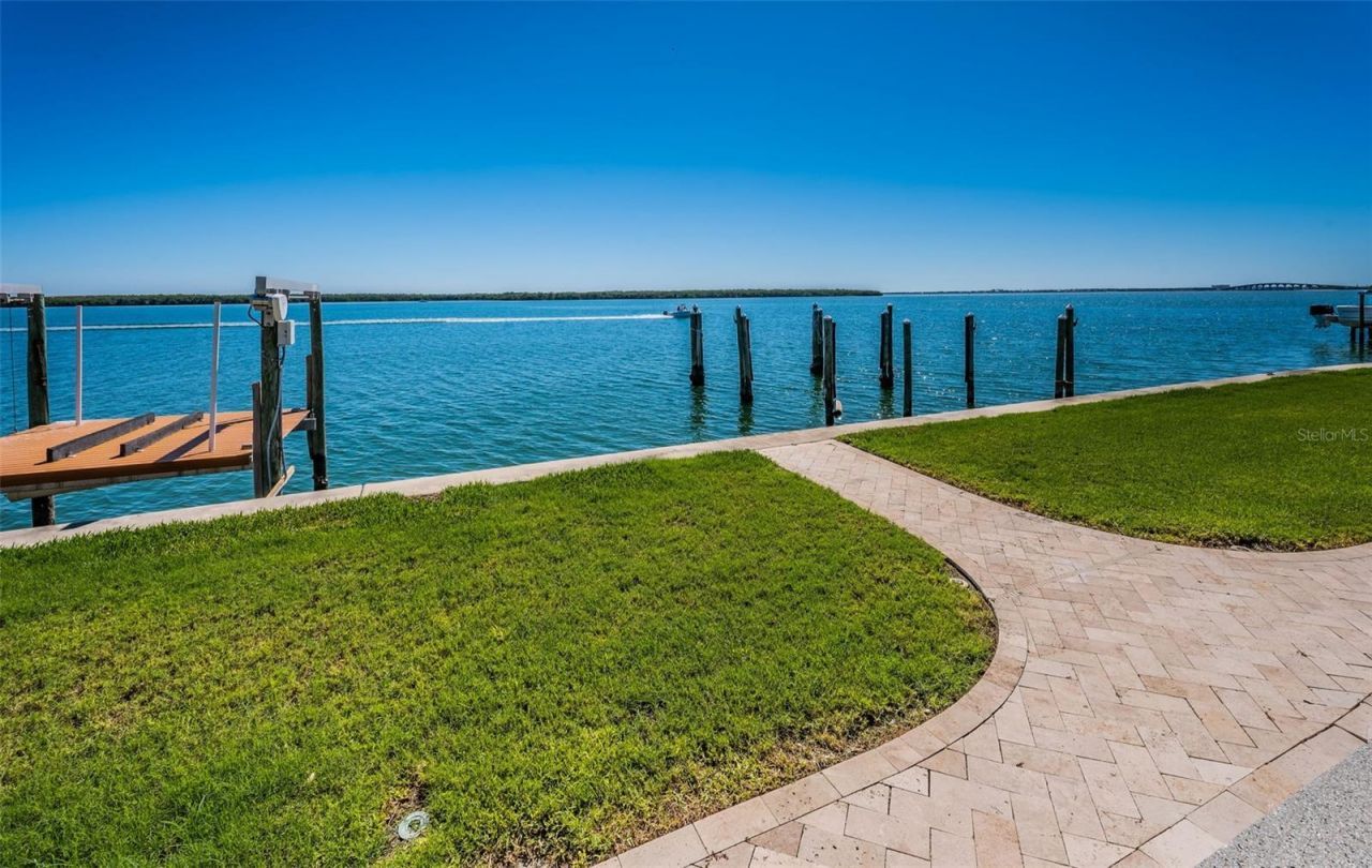 4916 62nd Avenue S, Saint Petersburg, FL 33715 Photo