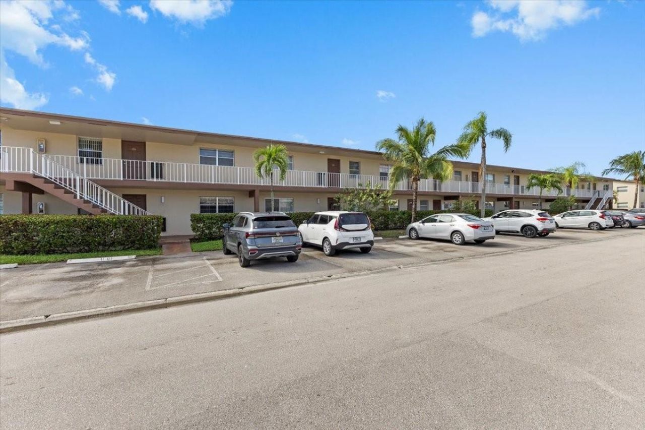 7200 NW 5th Place, Unit 203, Margate, FL 33063 Photo