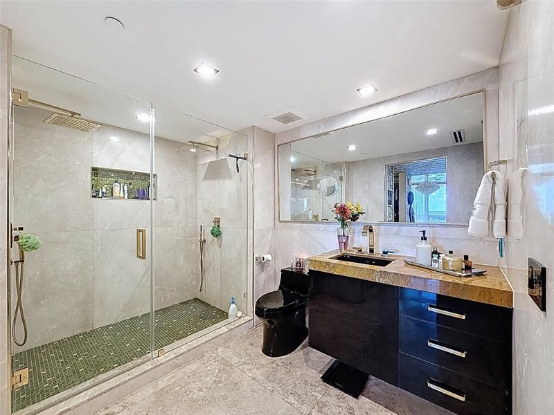 1800 S Ocean Drive, Unit 2709, Hallandale Beach, FL 33009 Photo