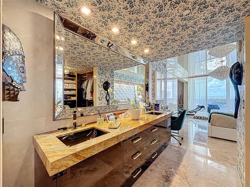 1800 S Ocean Drive, Unit 2709, Hallandale Beach, FL 33009 Photo