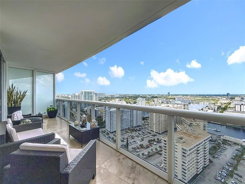 1800 S Ocean Drive, Unit 2709, Hallandale Beach, FL 33009 Photo