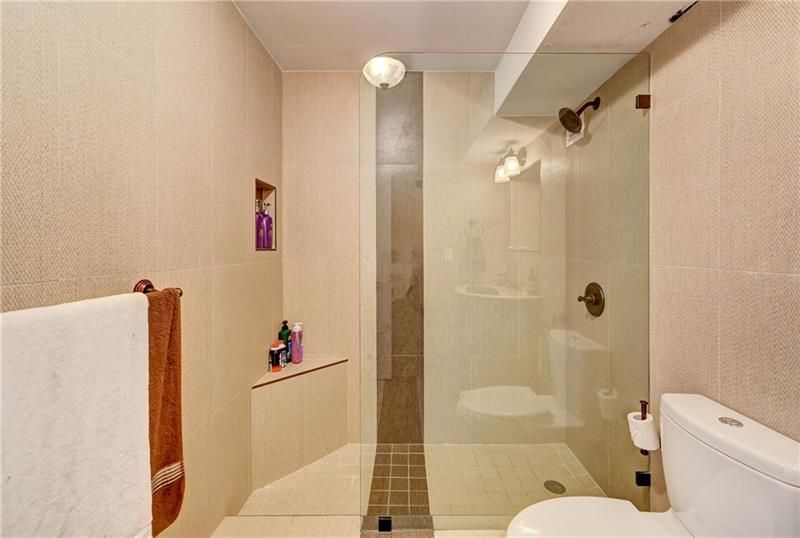 2030 S Ocean Drive, Unit 807, Hallandale Beach, FL 33009 Photo