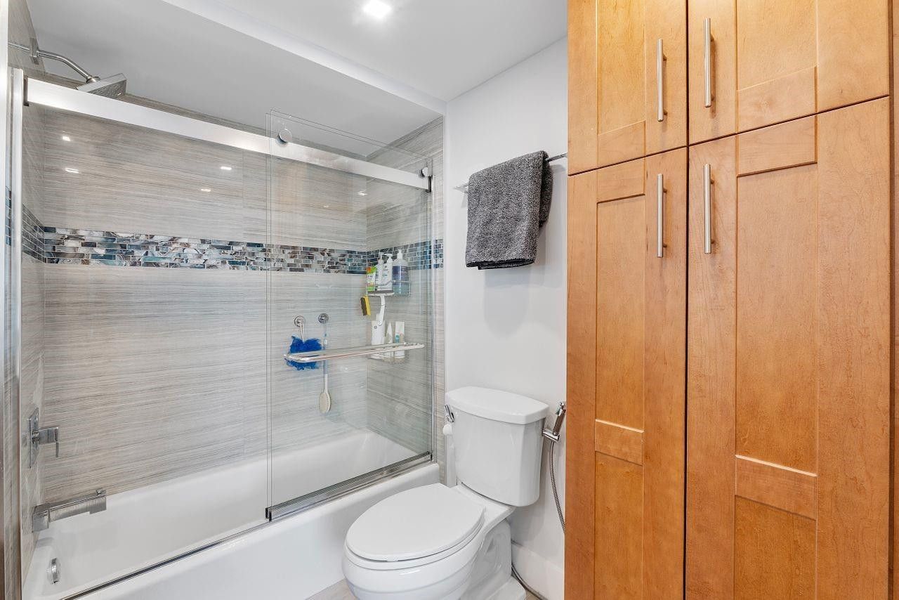 2715 N Ocean Boulevard, Unit 4E, Fort Lauderdale, FL 33308 Photo