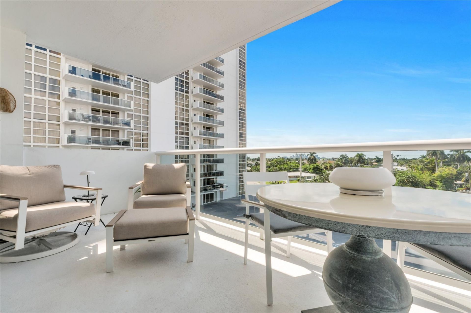 2715 N Ocean Boulevard, Unit 4E, Fort Lauderdale, FL 33308 Photo