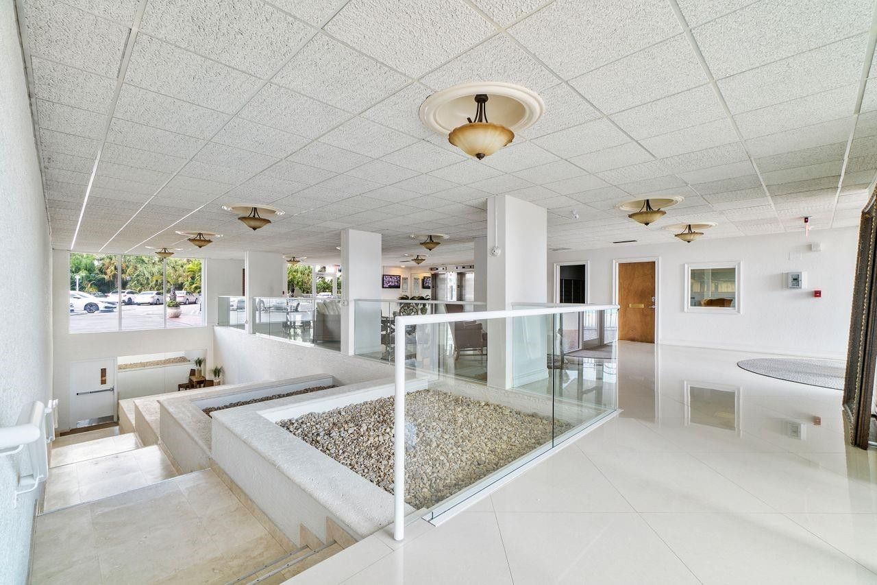 2715 N Ocean Boulevard, Unit 4E, Fort Lauderdale, FL 33308 Photo