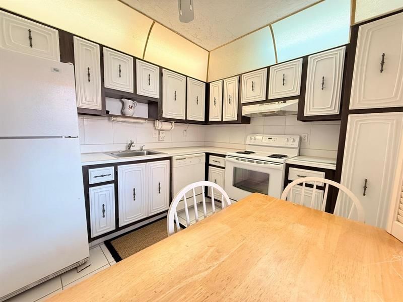 2851 Somerset Drive, Unit 316, Lauderdale Lakes, FL 33311 Photo