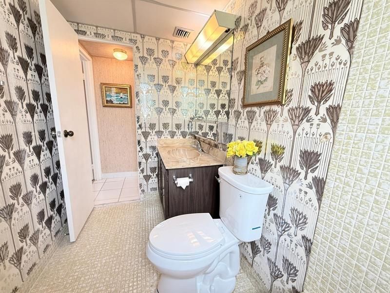 2851 Somerset Drive, Unit 316, Lauderdale Lakes, FL 33311 Photo