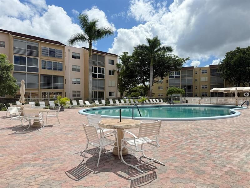 2851 Somerset Drive, Unit 316, Lauderdale Lakes, FL 33311 Photo