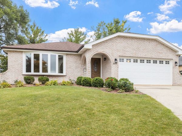 13255 W Long Run Court, Homer Glen, IL 60491