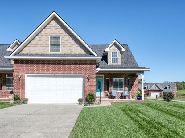 38 Saddle Brook Ln, Crossville, TN 38571