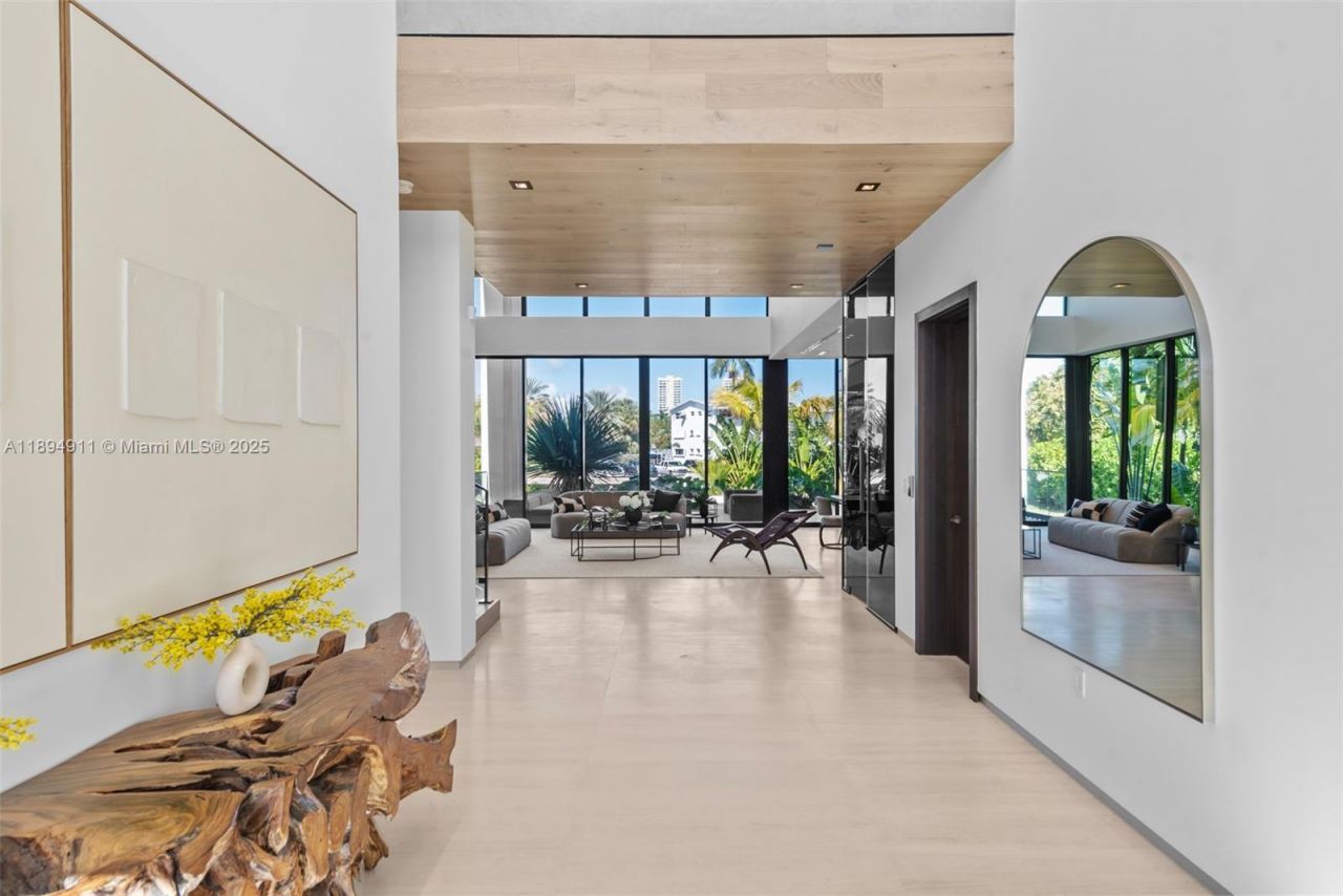 478 Tamarind Dr, Hallandale Beach, FL 33009 Photo