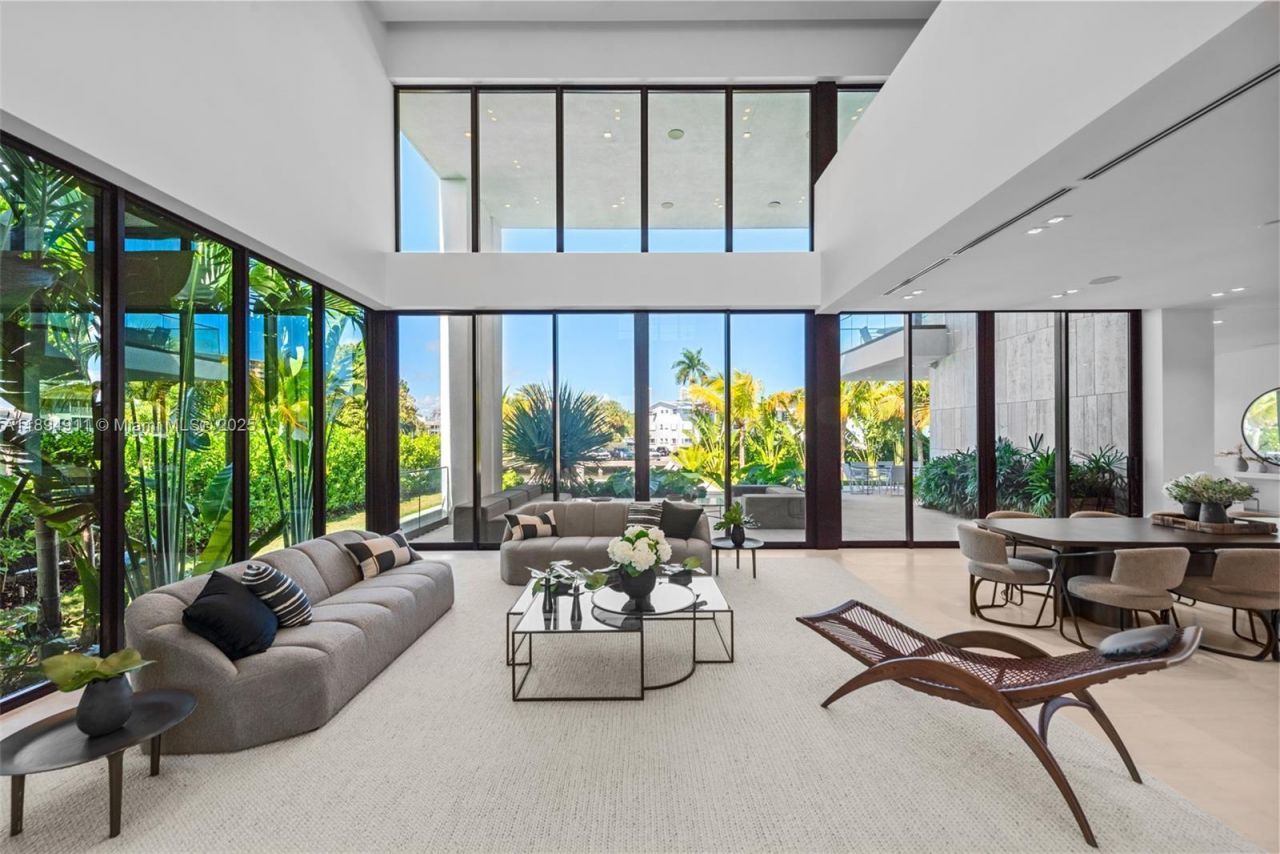 478 Tamarind Dr, Hallandale Beach, FL 33009 Photo