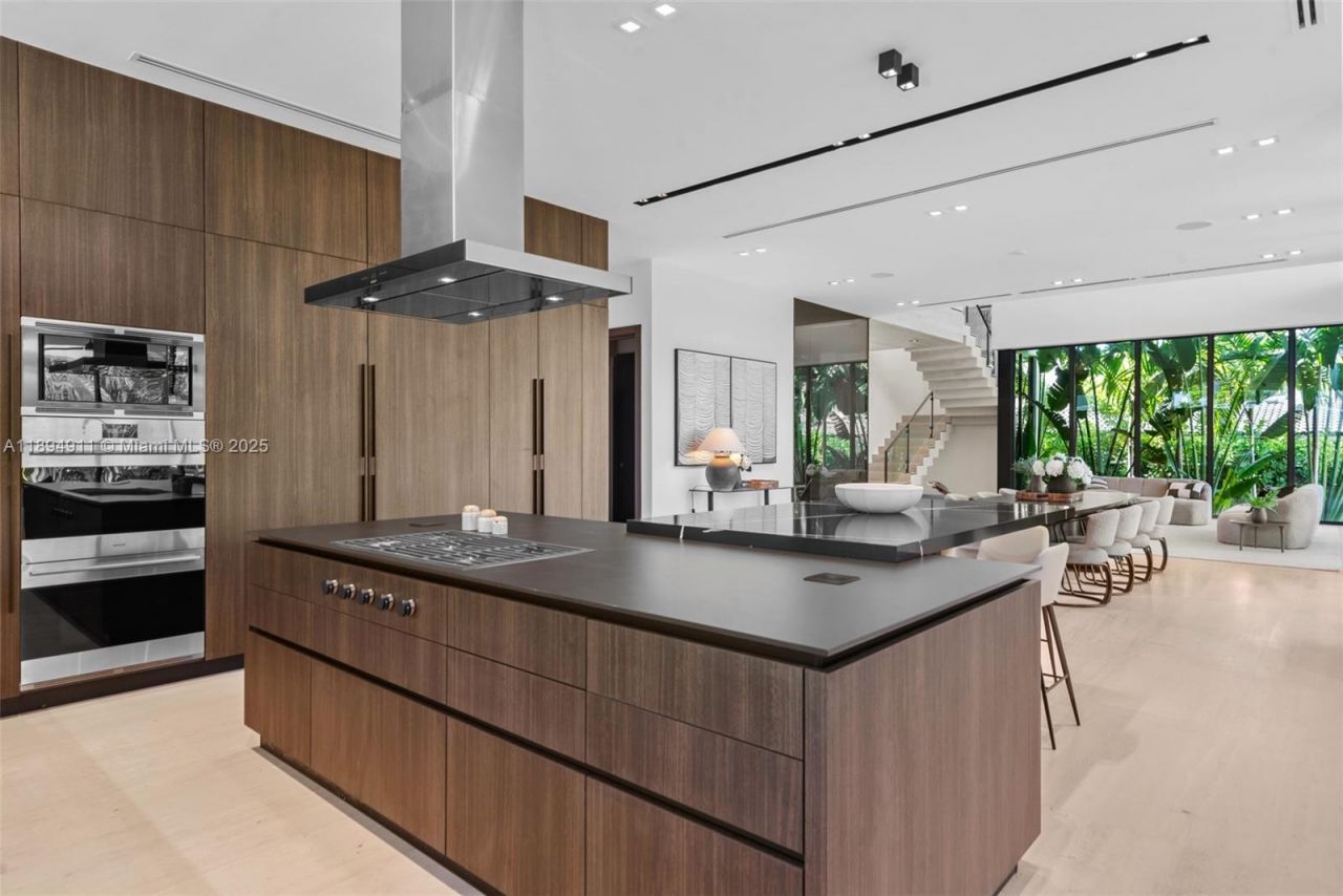 478 Tamarind Dr, Hallandale Beach, FL 33009 Photo