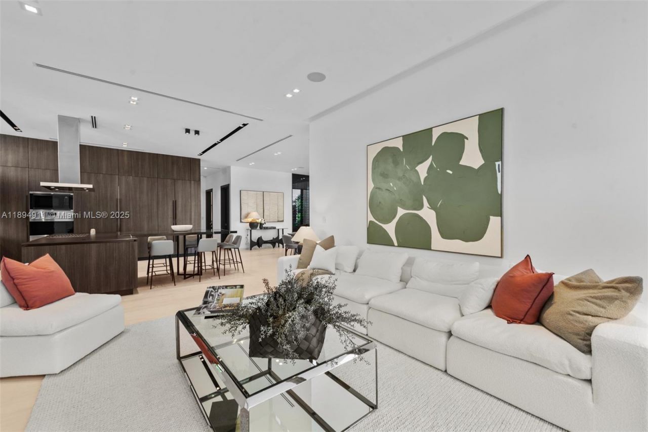 478 Tamarind Dr, Hallandale Beach, FL 33009 Photo