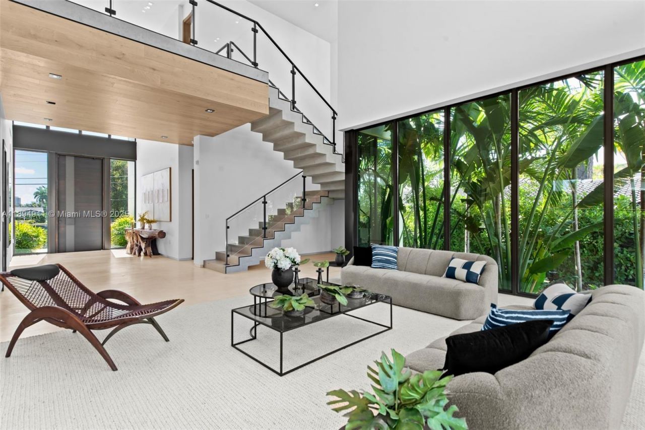 478 Tamarind Dr, Hallandale Beach, FL 33009 Photo