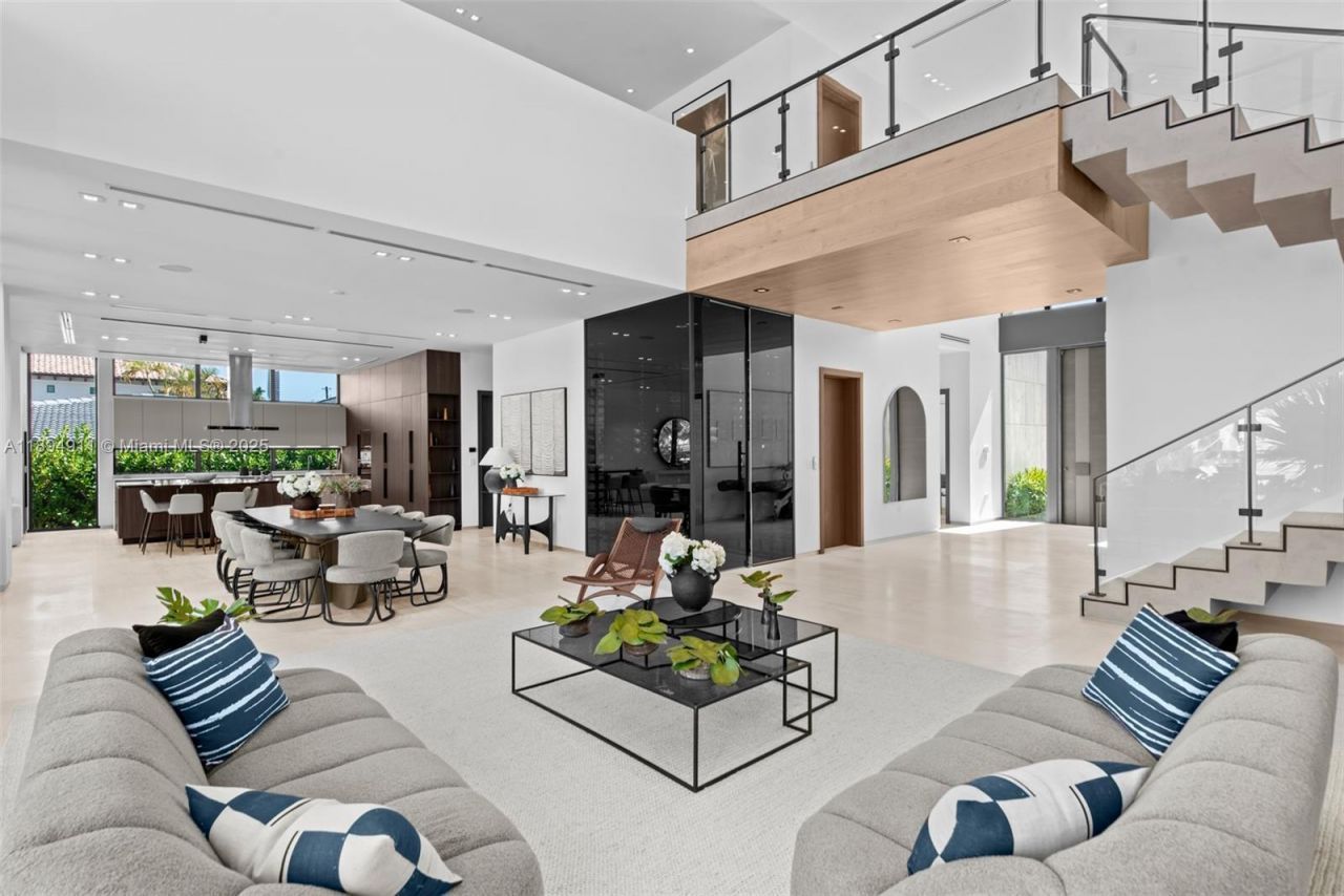 478 Tamarind Dr, Hallandale Beach, FL 33009 Photo