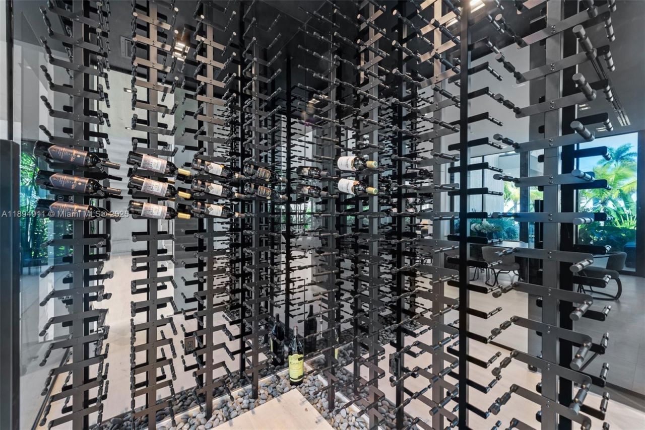 478 Tamarind Dr, Hallandale Beach, FL 33009 Photo