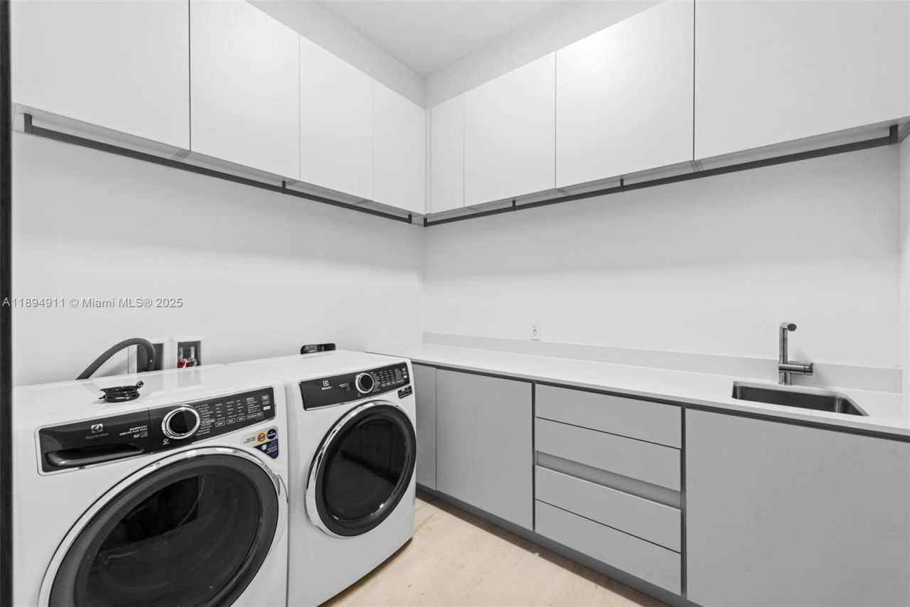 478 Tamarind Dr, Hallandale Beach, FL 33009 Photo