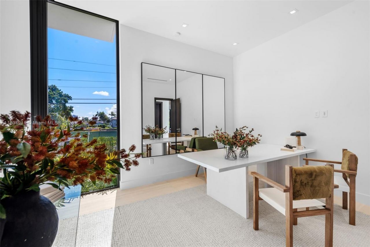 478 Tamarind Dr, Hallandale Beach, FL 33009 Photo