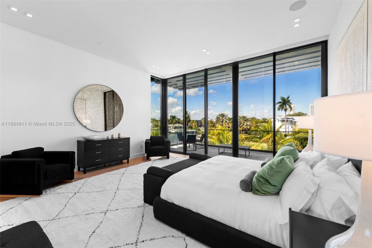 478 Tamarind Dr, Hallandale Beach, FL 33009 Photo