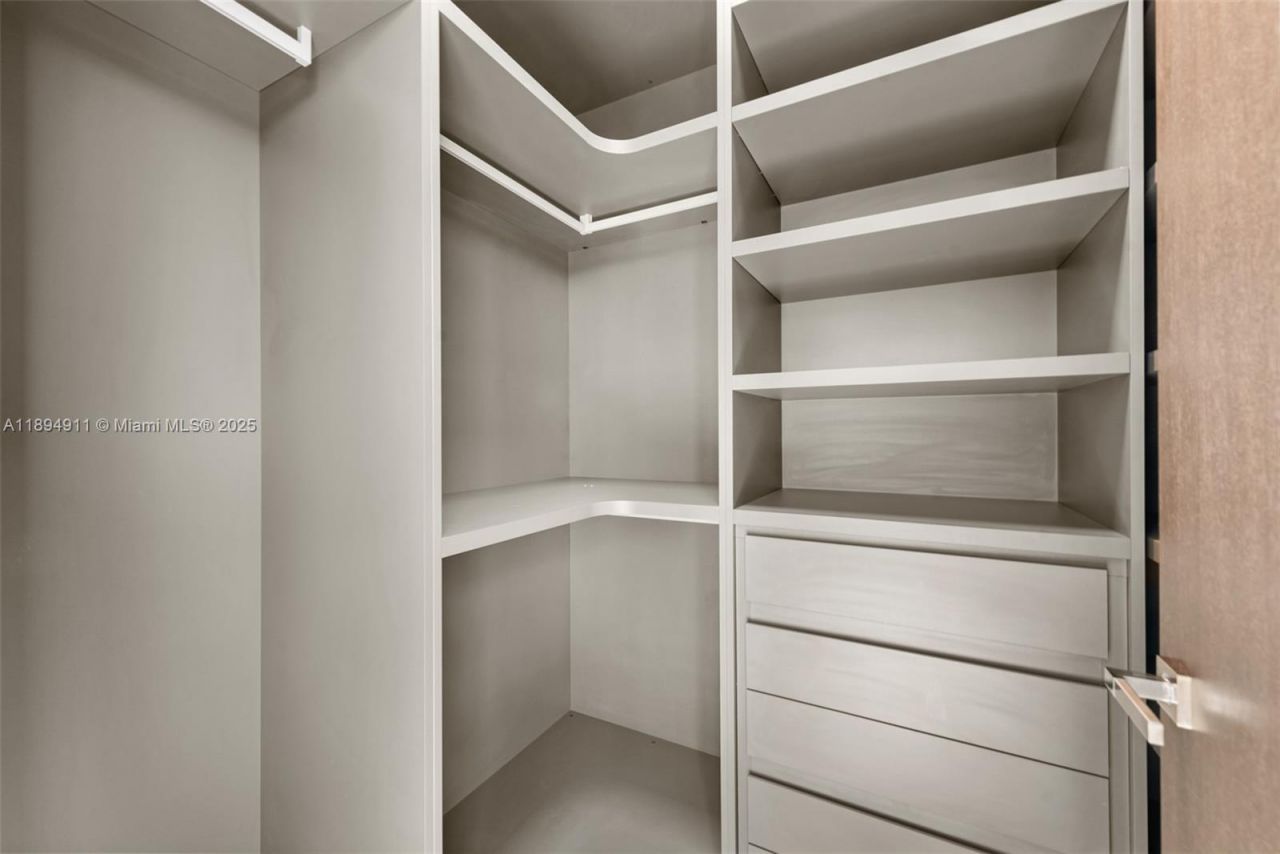 478 Tamarind Dr, Hallandale Beach, FL 33009 Photo