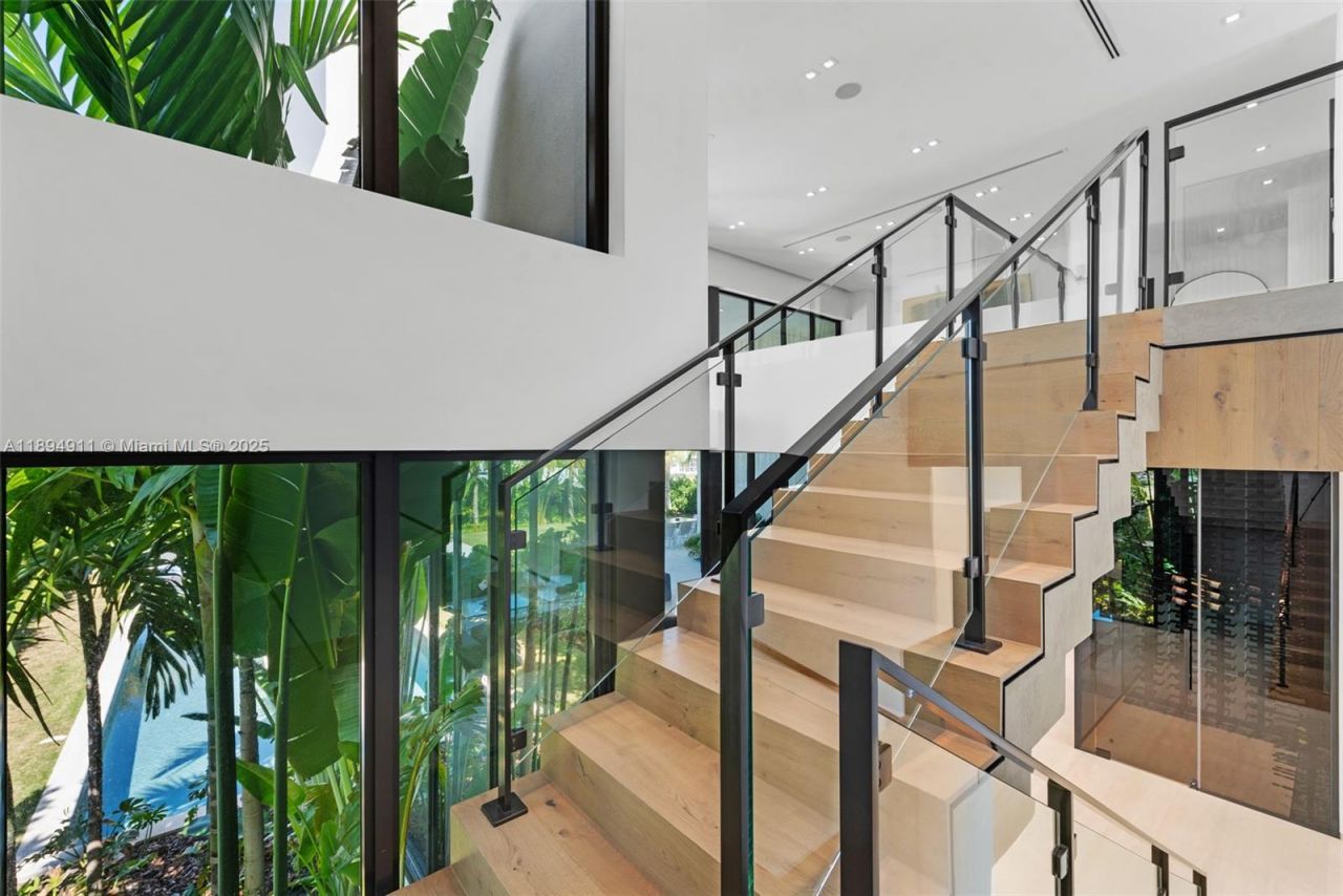 478 Tamarind Dr, Hallandale Beach, FL 33009 Photo