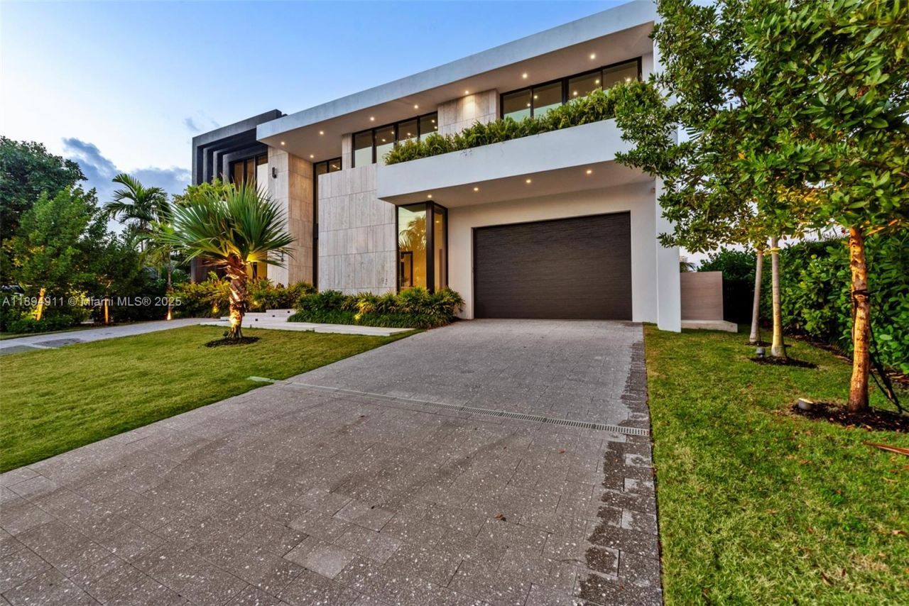 478 Tamarind Dr, Hallandale Beach, FL 33009 Photo